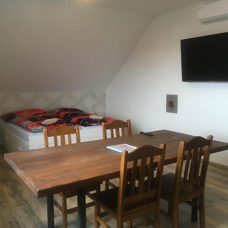 Ubytovani Pod Mezu Hlohovec Luaran gambar