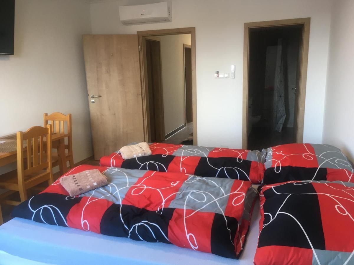 Ubytovani Pod Mezu Hlohovec Luaran gambar